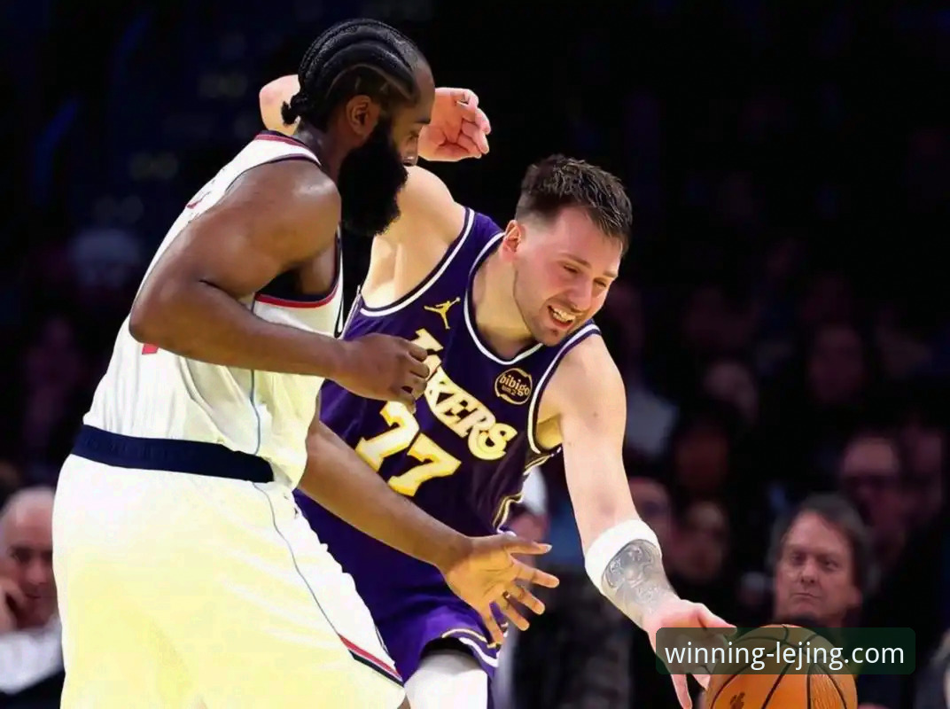 乐竞体育APP官方入口2026最新版本 湖人客场险胜步行者:一场高得分盛宴背后的攻防博弈深度解析